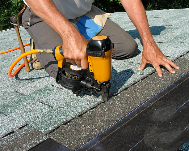 Best Roof Gutter Cleaning  in Fitchburg, WI